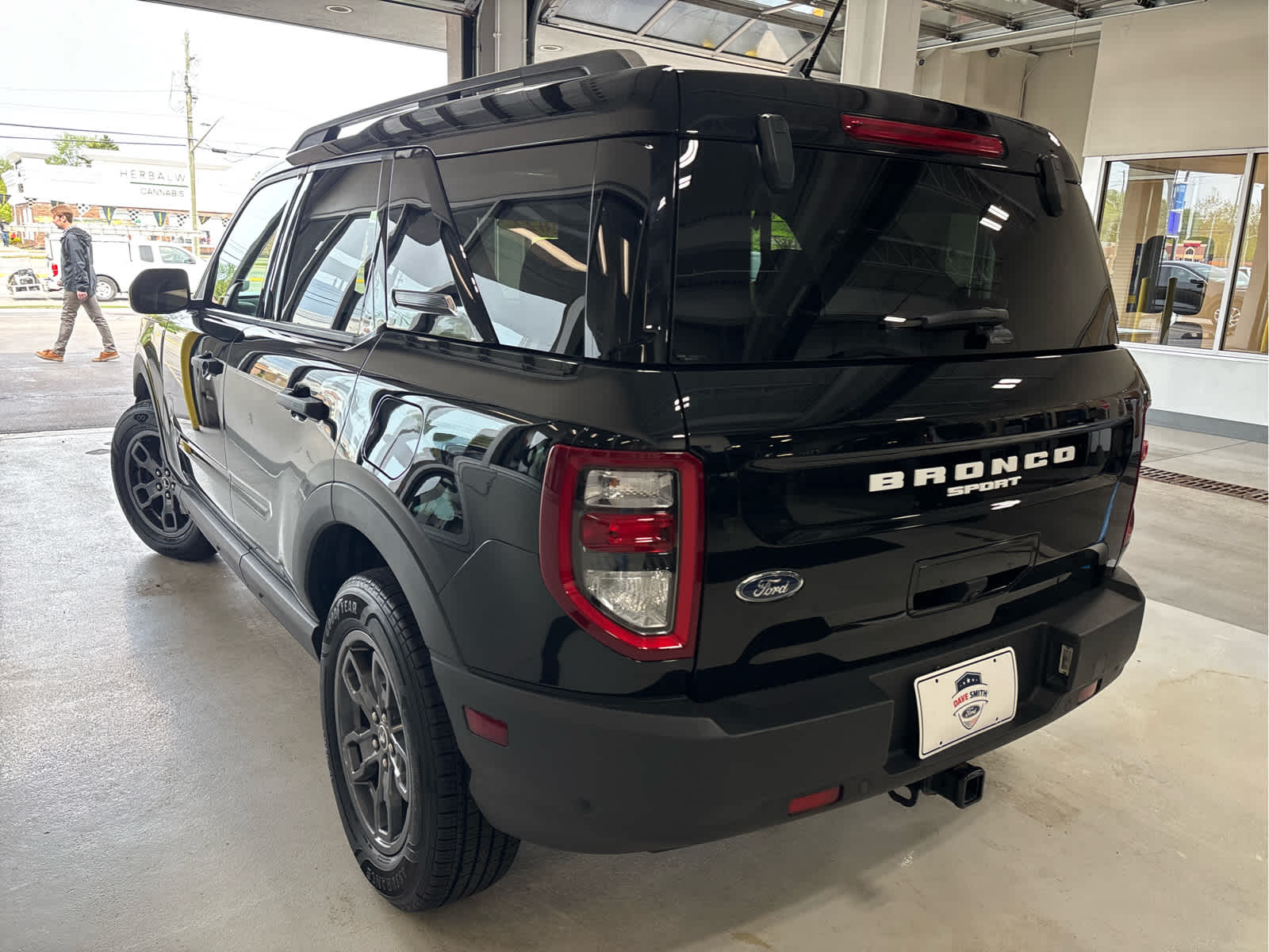 View vehicle photo 7