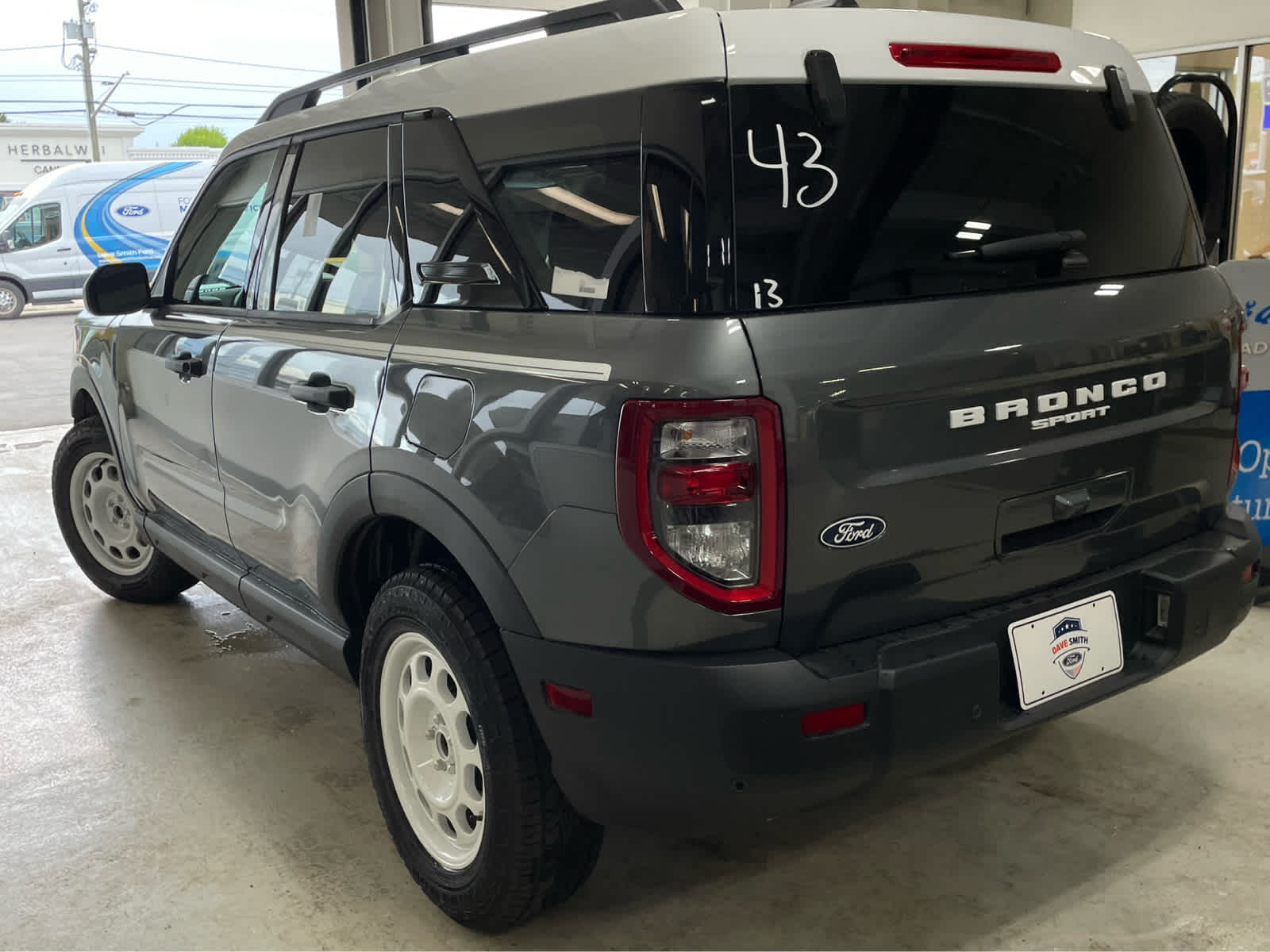 View vehicle photo 5