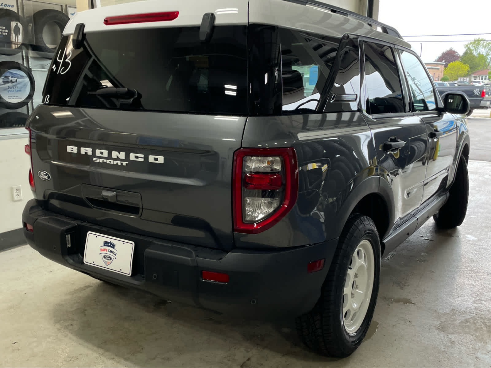 View vehicle photo 7