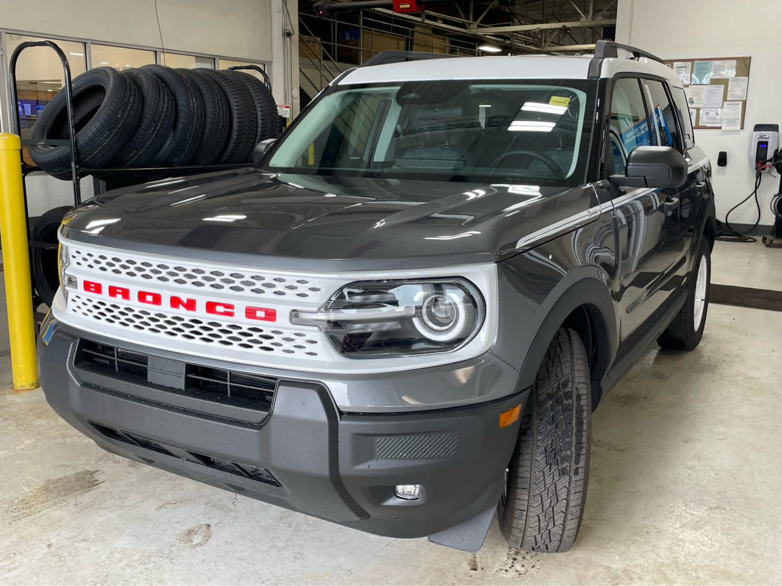 View vehicle photo 4