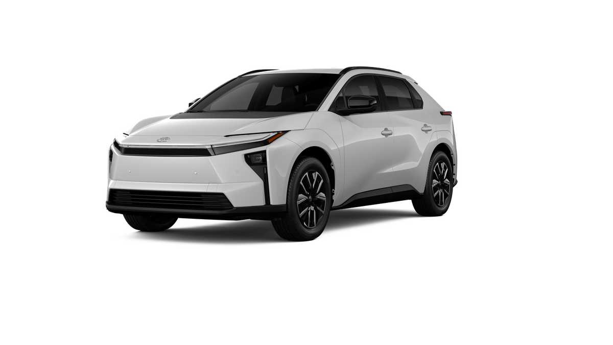 New 2026 Wind Chill Pearl Toyota XLE Plus image 23