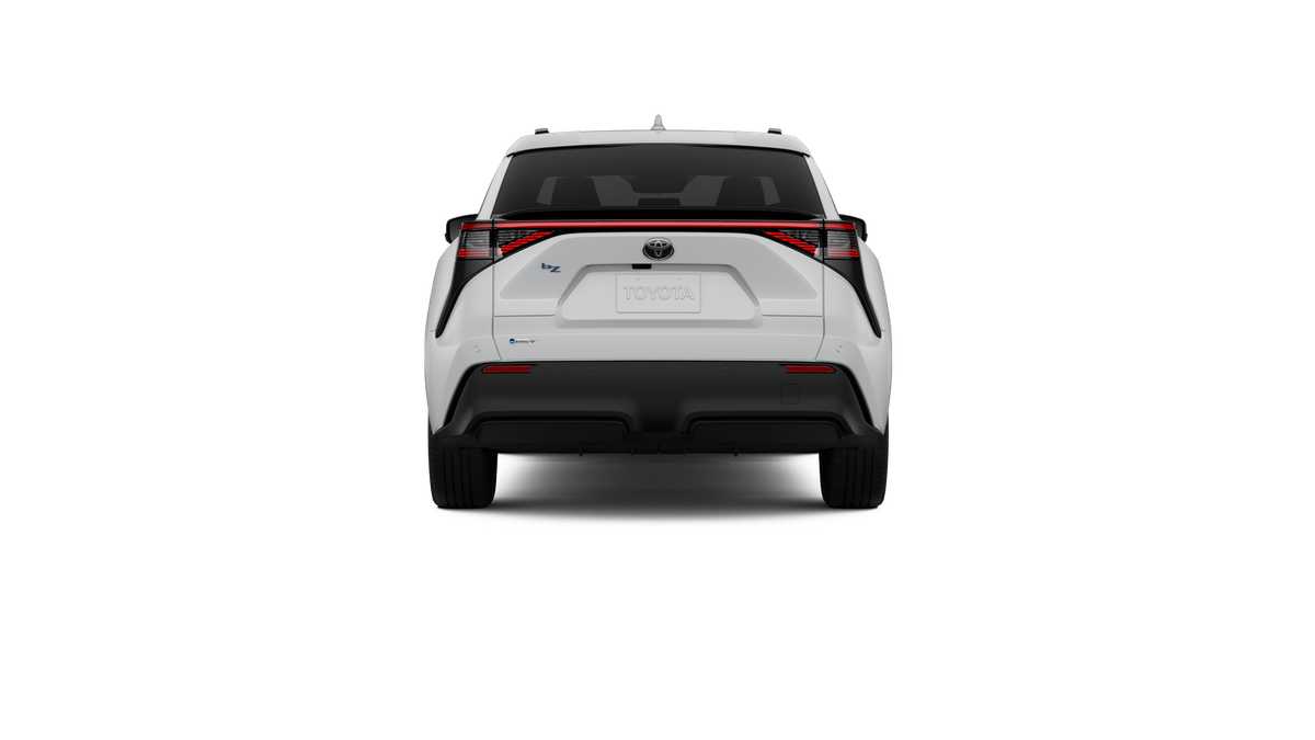 New 2026 Wind Chill Pearl Toyota XLE Plus image 32