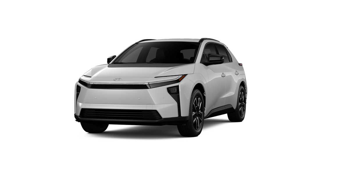 New 2026 Wind Chill Pearl Toyota XLE Plus image 43
