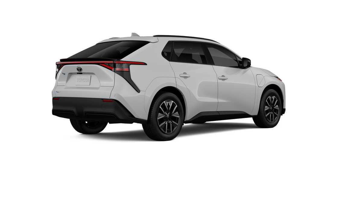 New 2026 Wind Chill Pearl Toyota XLE Plus image 34