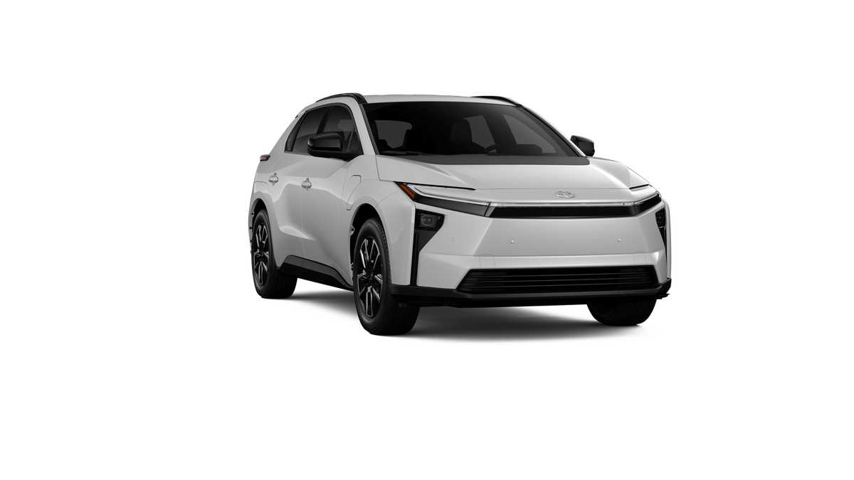 New 2026 Wind Chill Pearl Toyota XLE Plus image 40