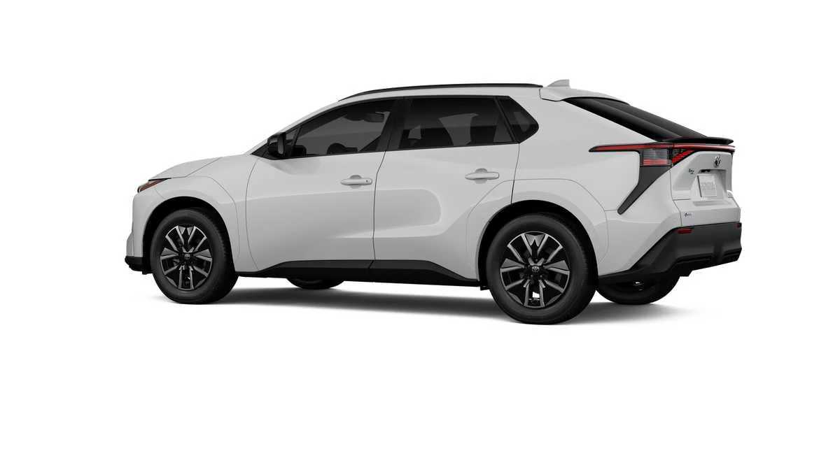 New 2026 Wind Chill Pearl Toyota XLE Plus image 7
