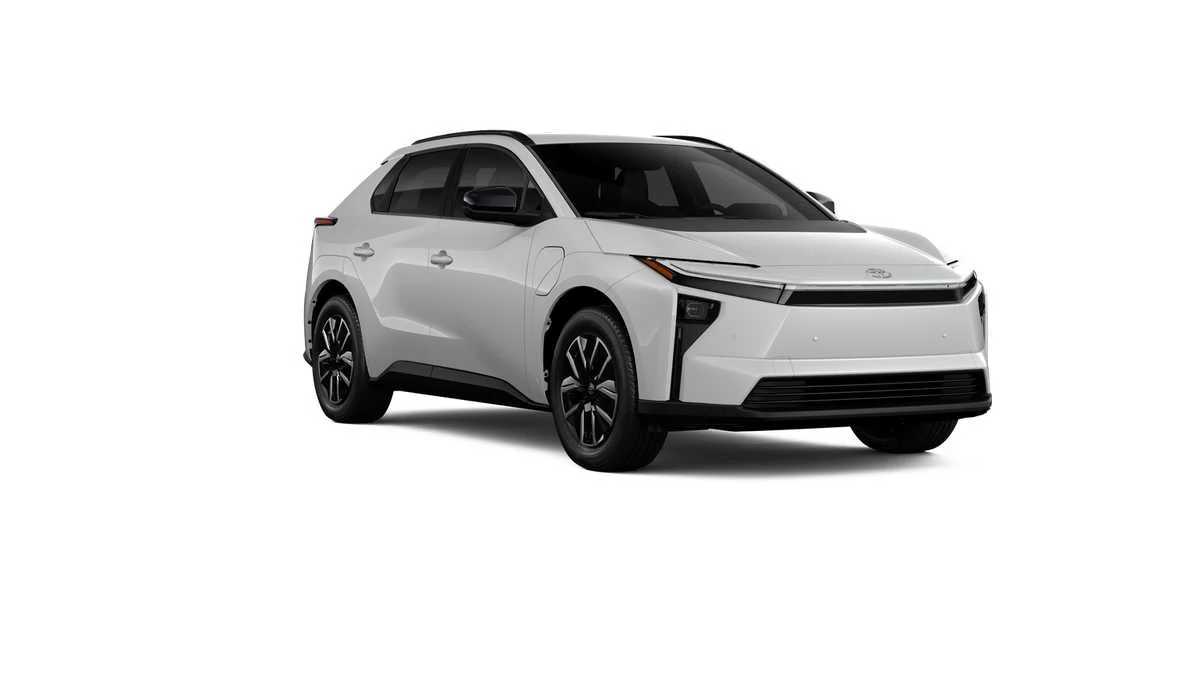 New 2026 Wind Chill Pearl Toyota XLE Plus image 17