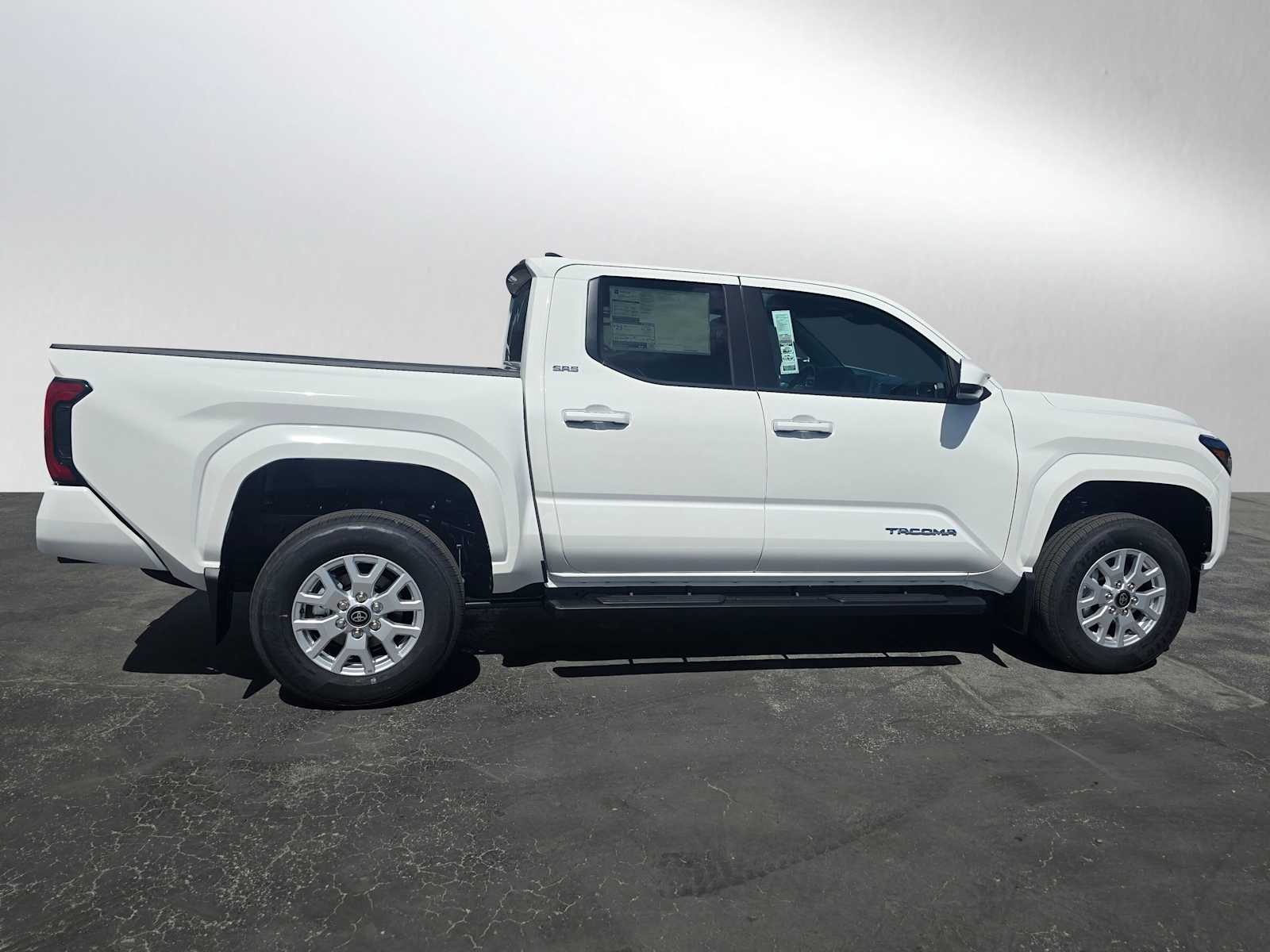 View vehicle photo 2
