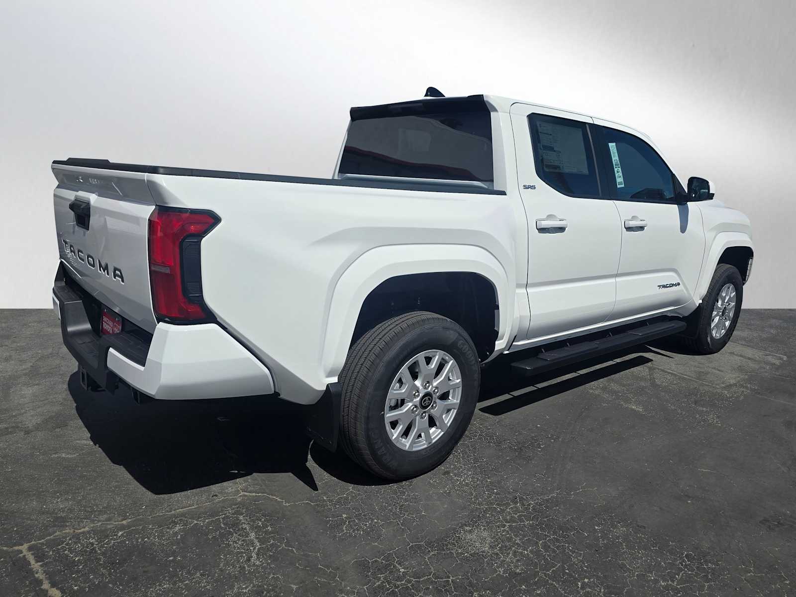 View vehicle photo 3