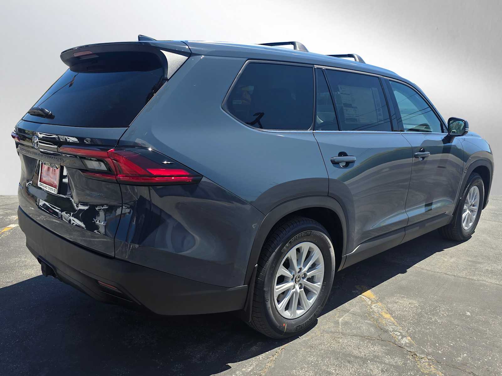 View vehicle photo 2