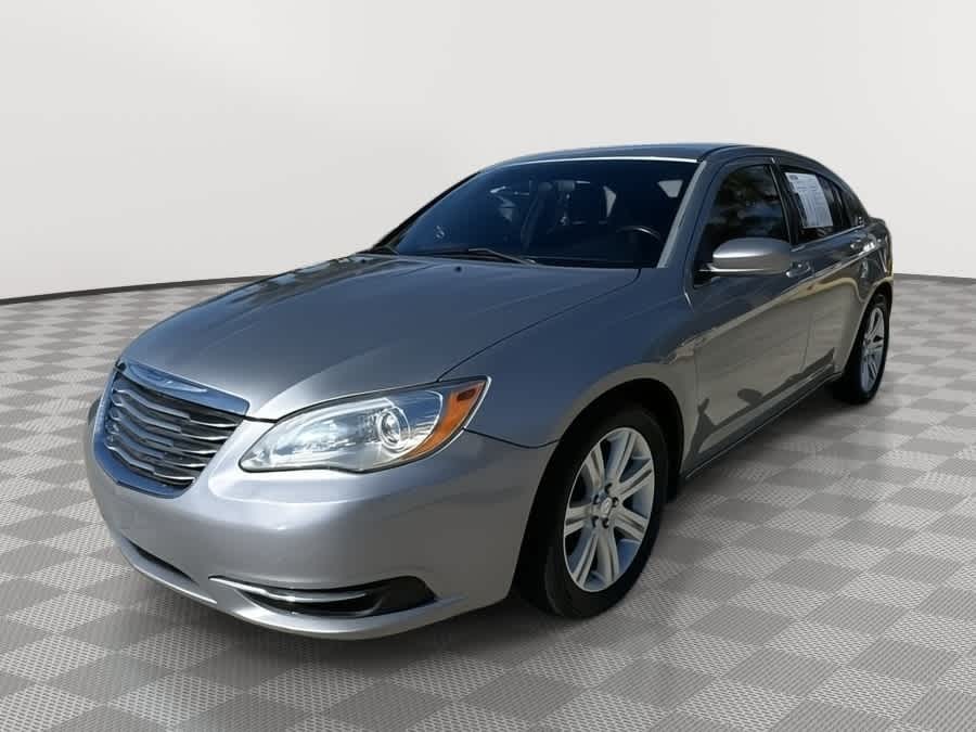 2014 Chrysler 200 Touring 2