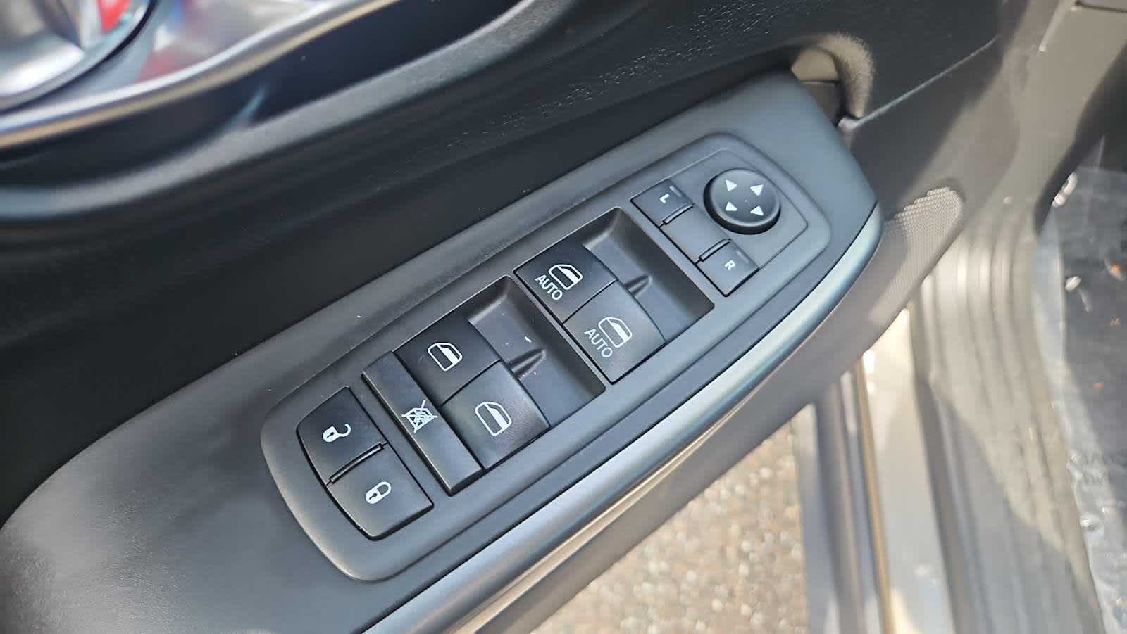 2021 Jeep Cherokee Latitude Plus - Photo 15