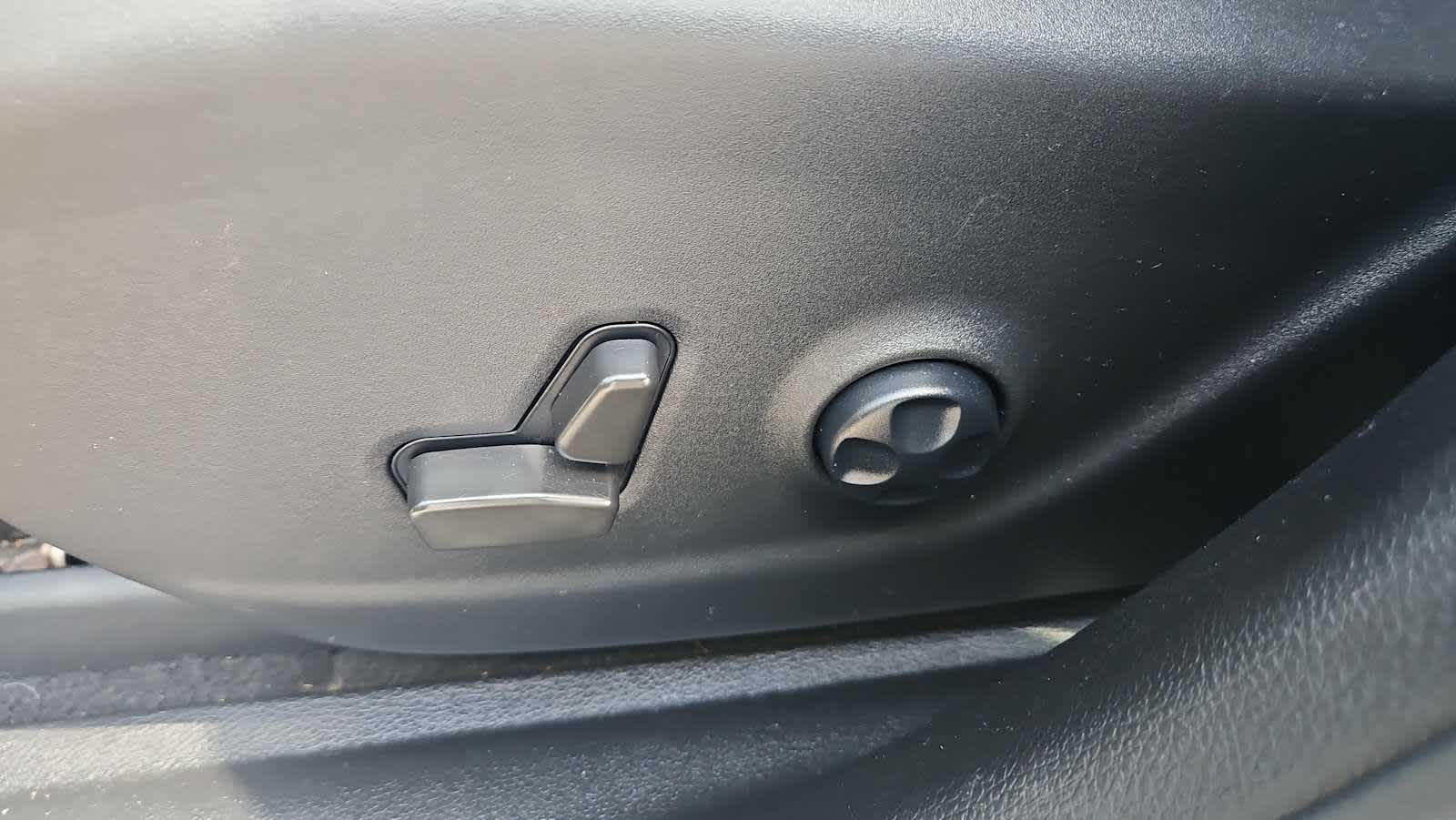 2021 Jeep Cherokee Latitude Plus - Photo 14