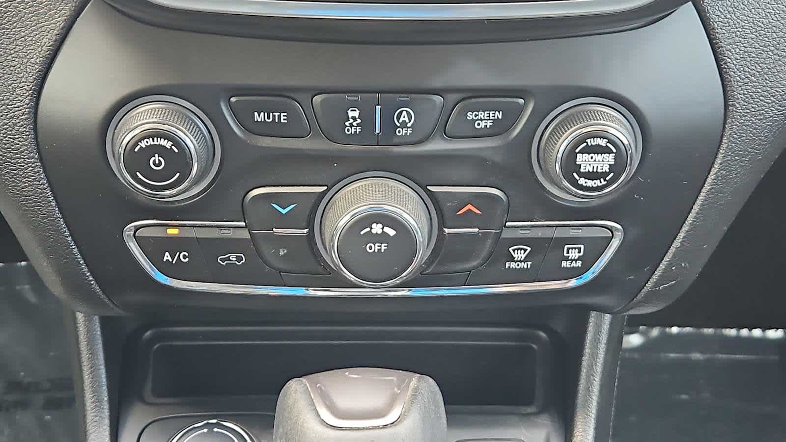 2021 Jeep Cherokee Latitude Plus - Photo 16