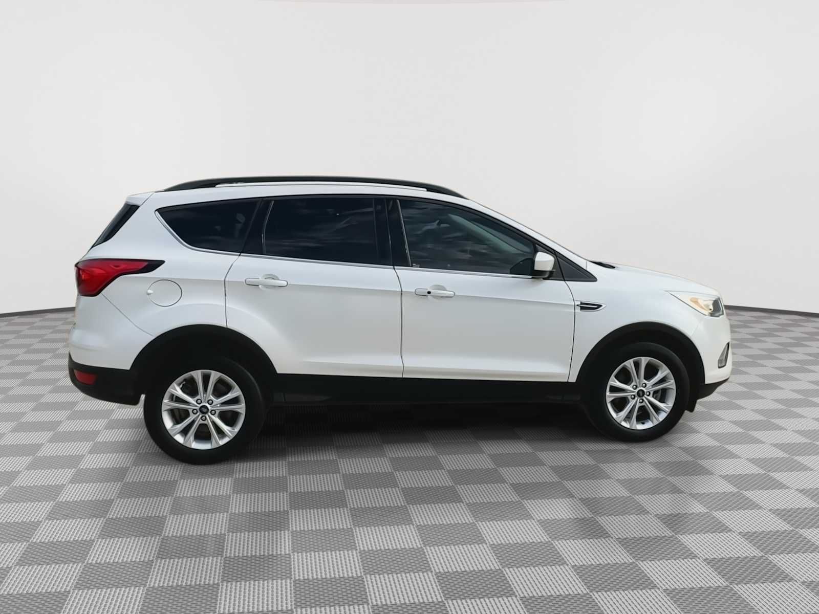 2019 Ford Escape SEL 9