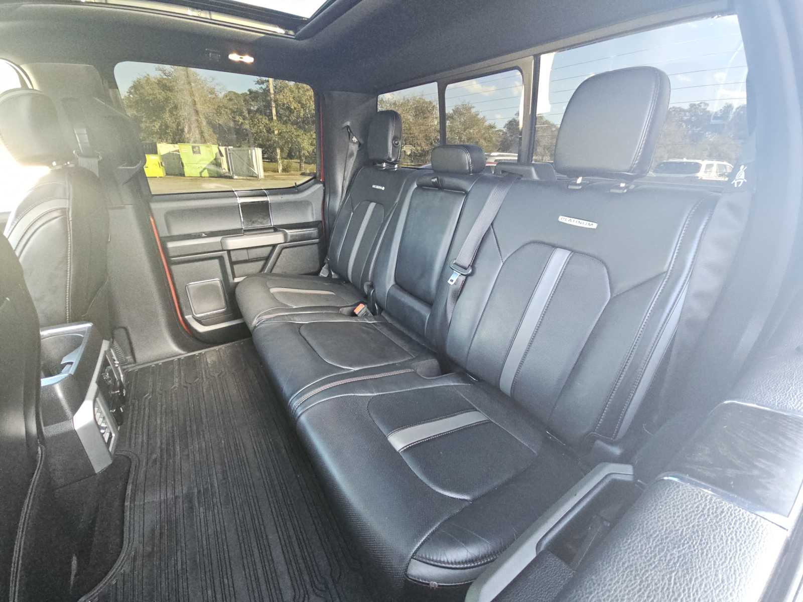 2018 Ford F-150 PLATINUM 26