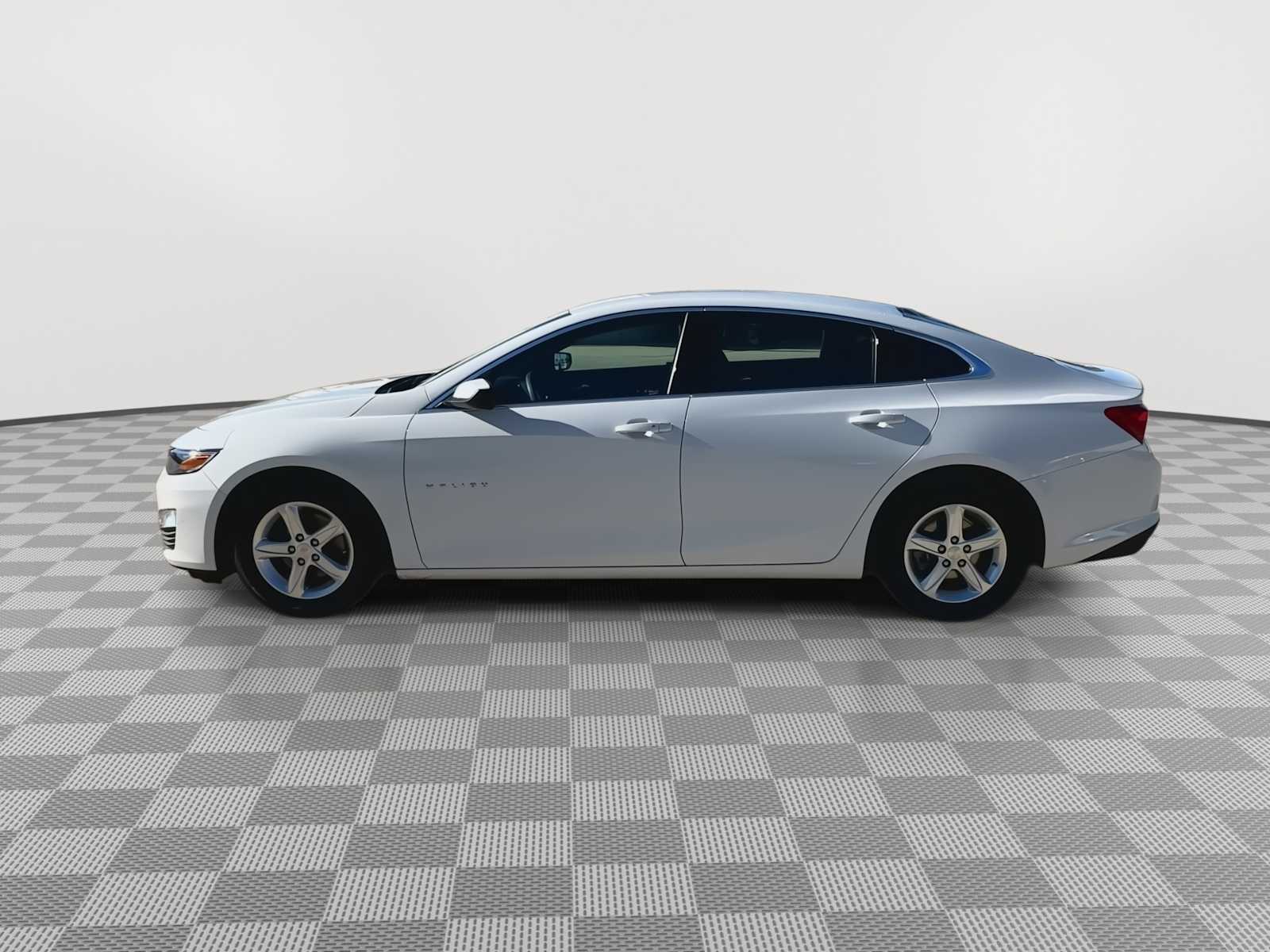 2022 Chevrolet Malibu LS 5