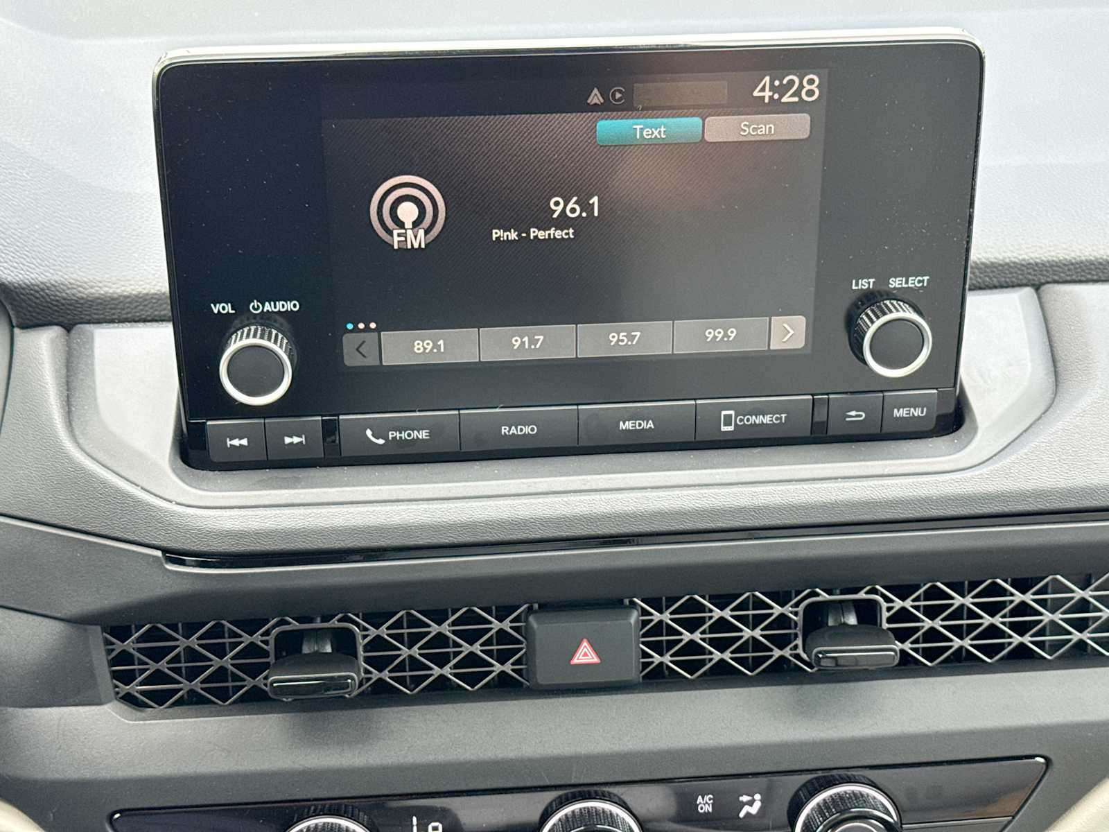 2025 Honda Accord LX - Photo 12