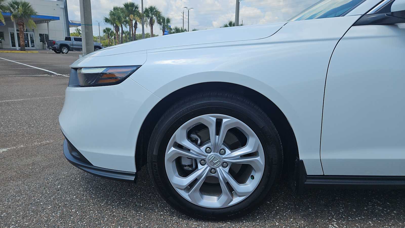 2025 Honda Accord LX - Photo 18