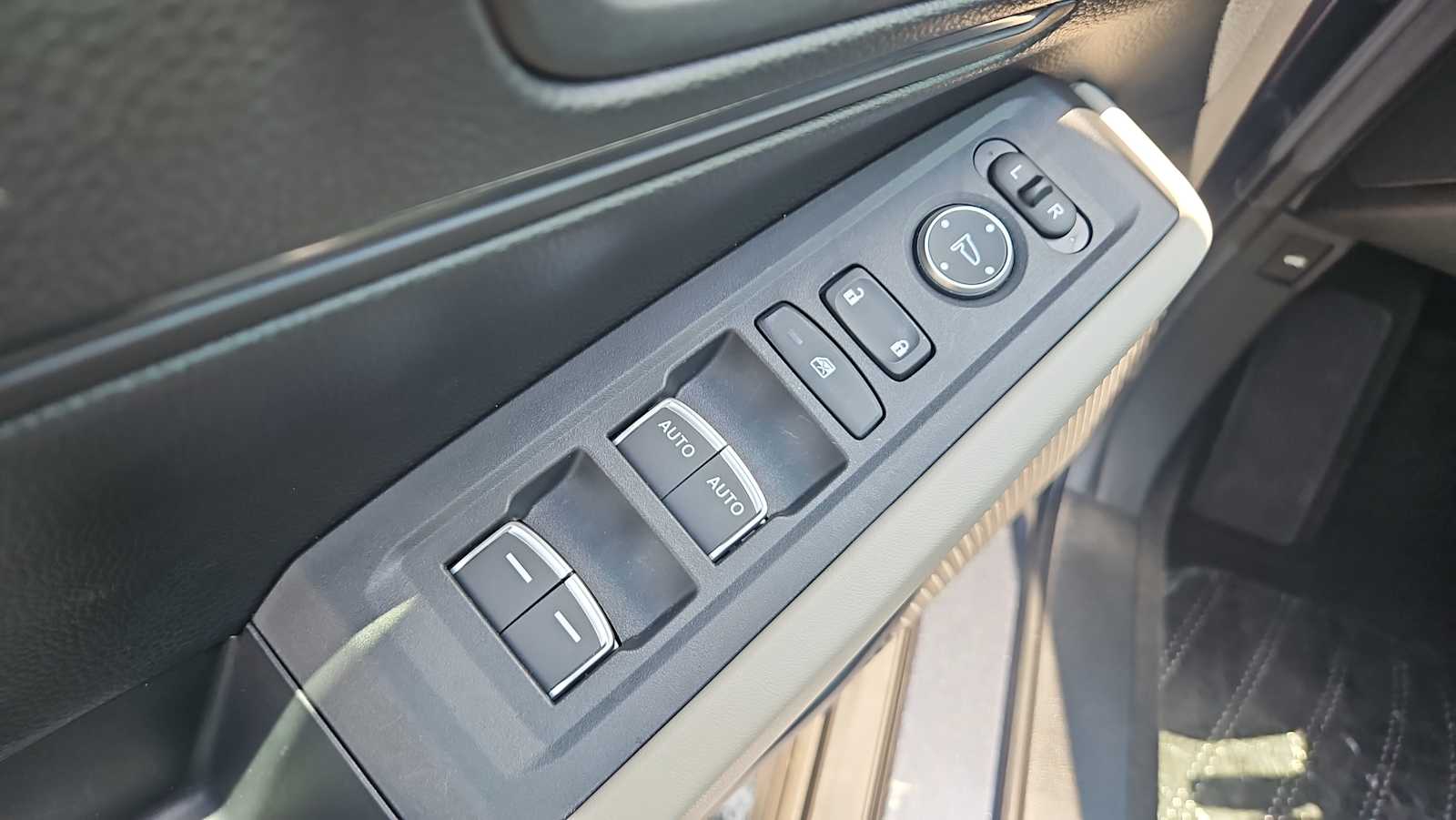 2025 Honda Accord LX - Photo 15