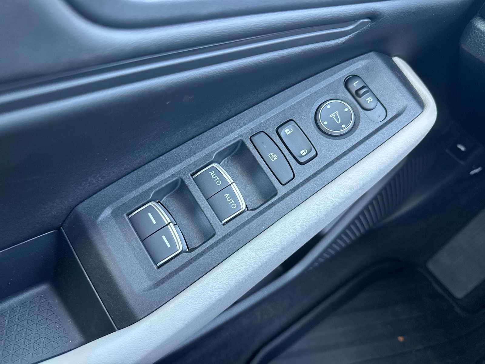 2026 Honda Accord Hybrid EX-L - Photo 15