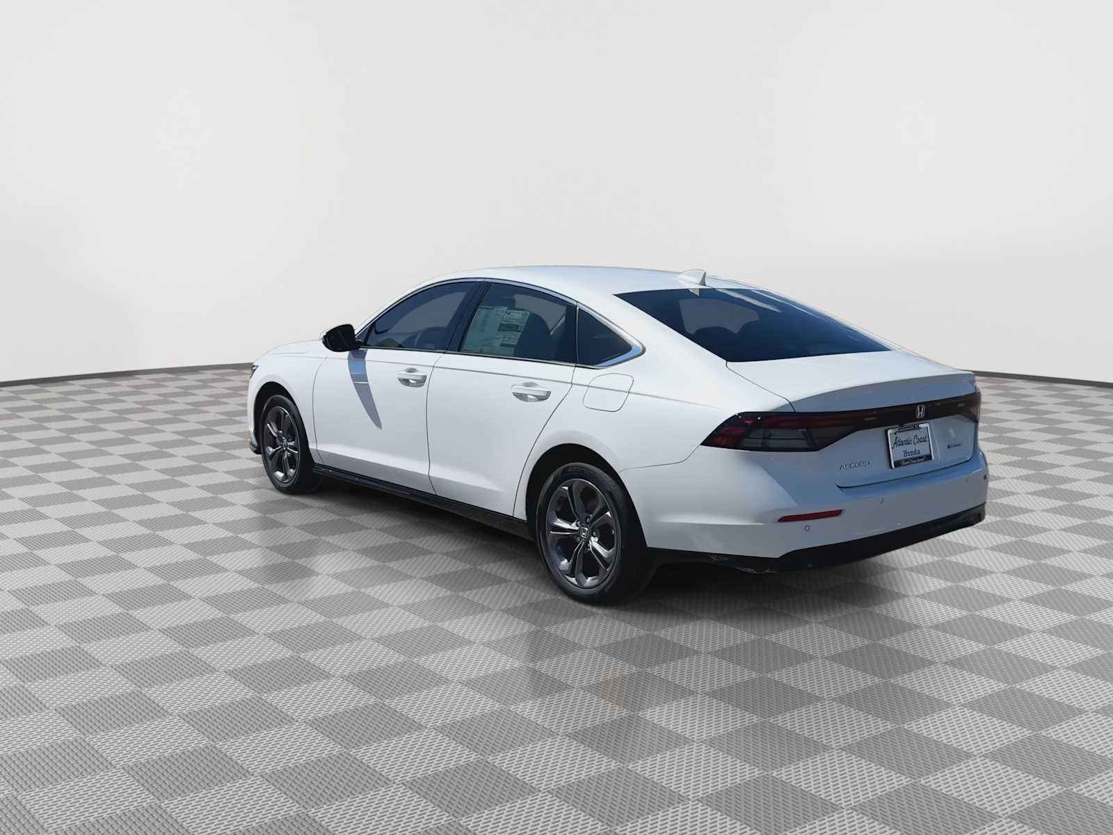 2026 Honda Accord Hybrid EX-L - Photo 6