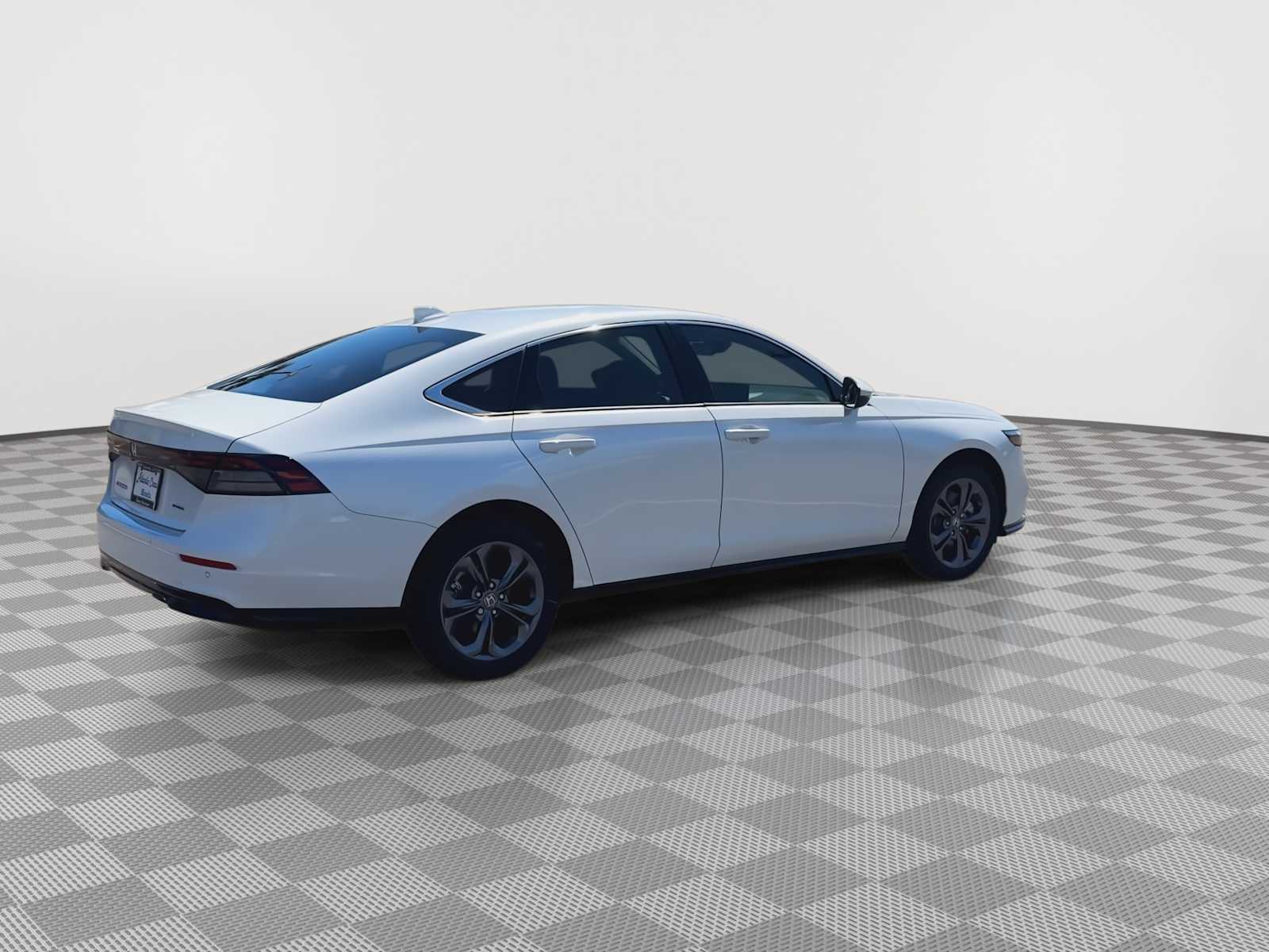 2026 Honda Accord Hybrid EX-L - Photo 8