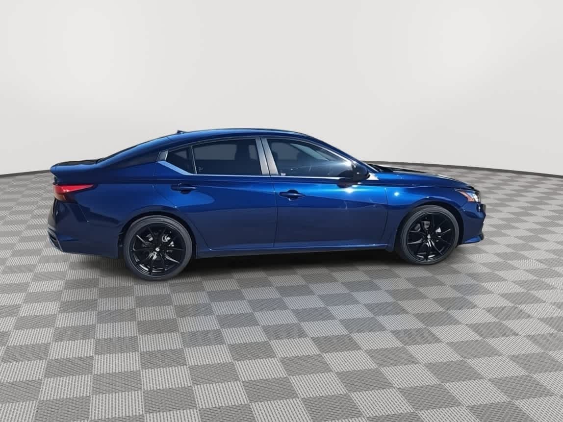 2022 Nissan Altima 2.5 SR 9