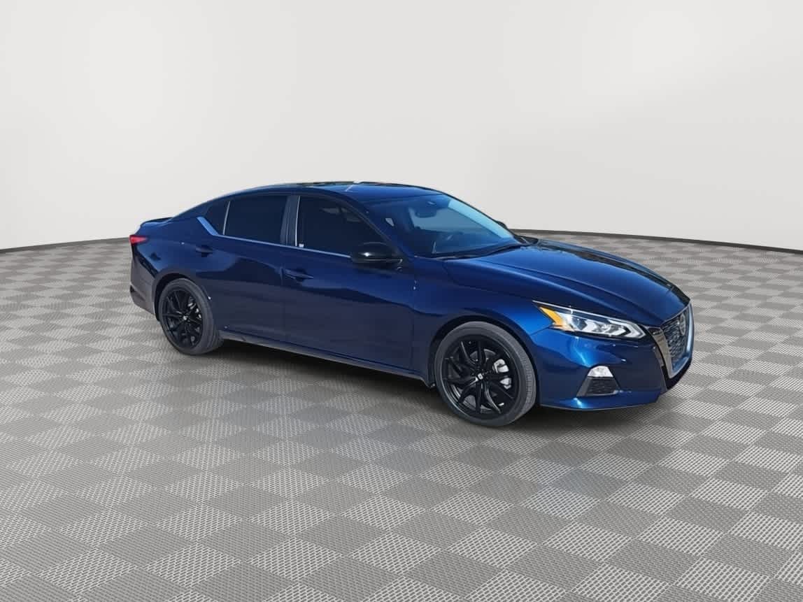 2022 Nissan Altima 2.5 SR 2