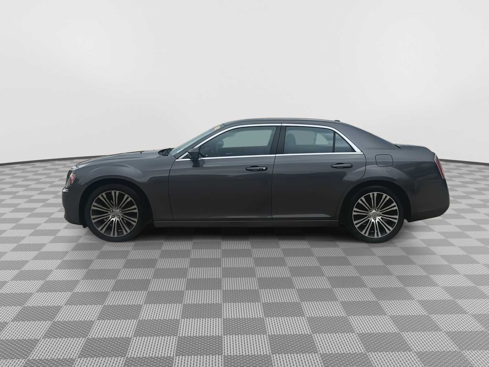 2013 Chrysler 300 300S 5