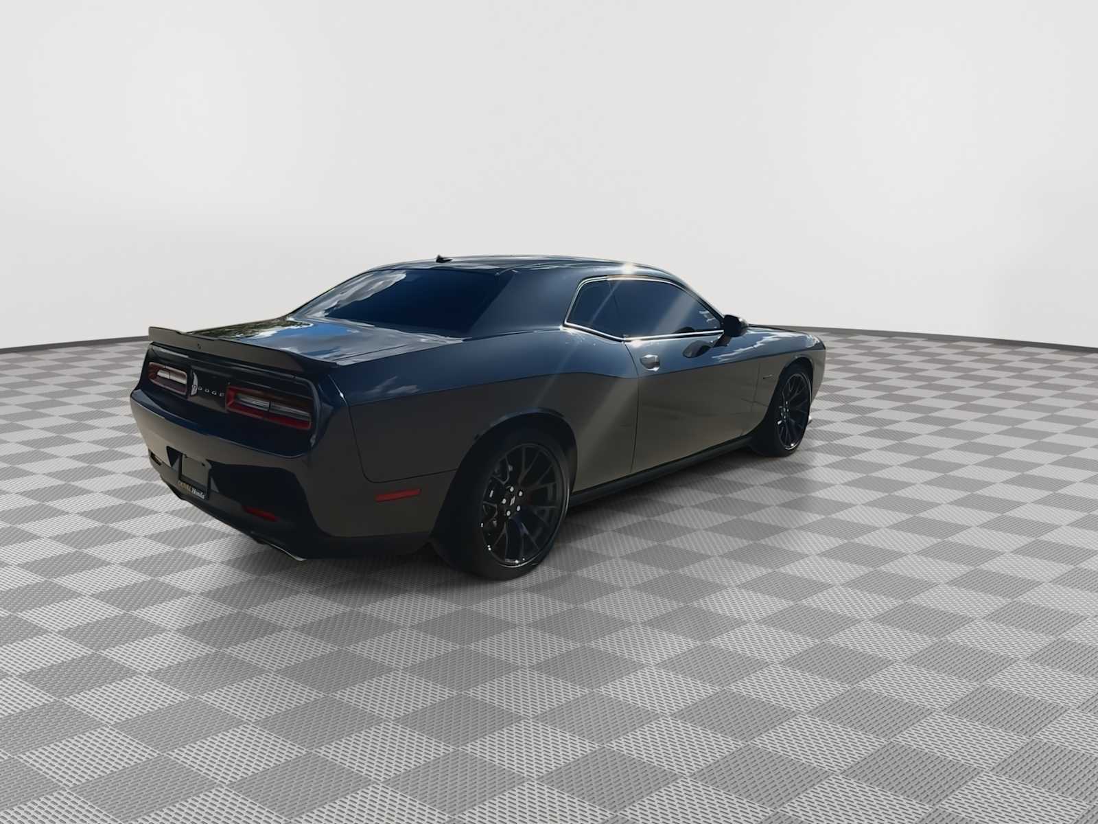 2019 Dodge Challenger R/T 8