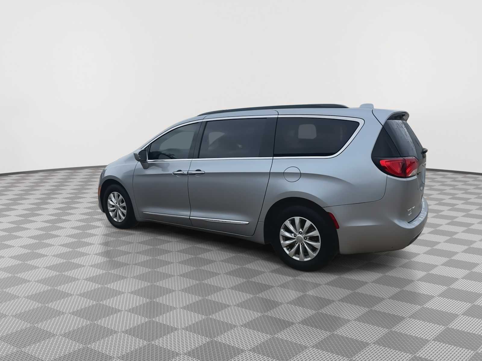 2017 Chrysler Pacifica TOURING L 6