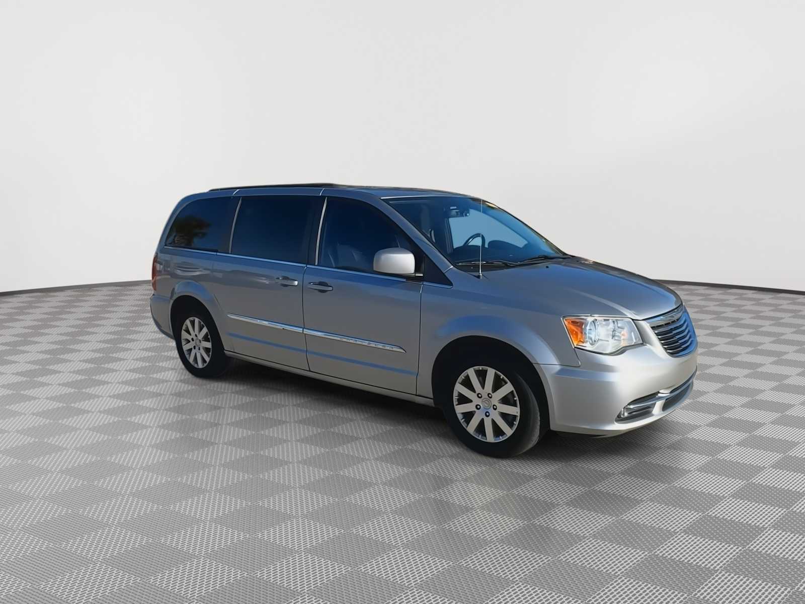 2015 Chrysler Town & Country Touring 2