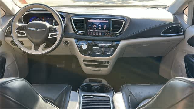 2018 Chrysler Pacifica Limited 12