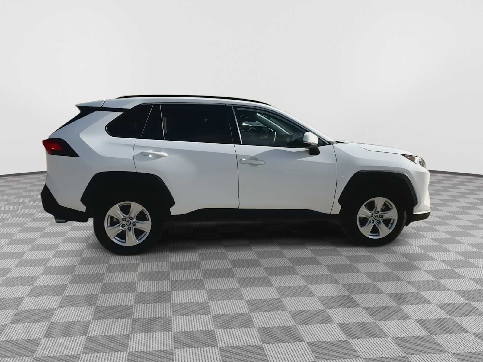 2021 Toyota RAV4 XLE 9