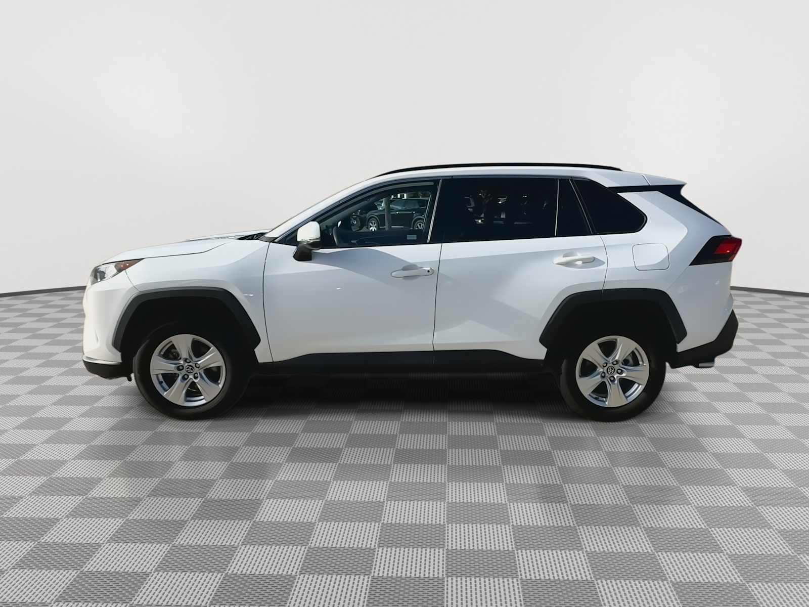 2021 Toyota RAV4 XLE 5