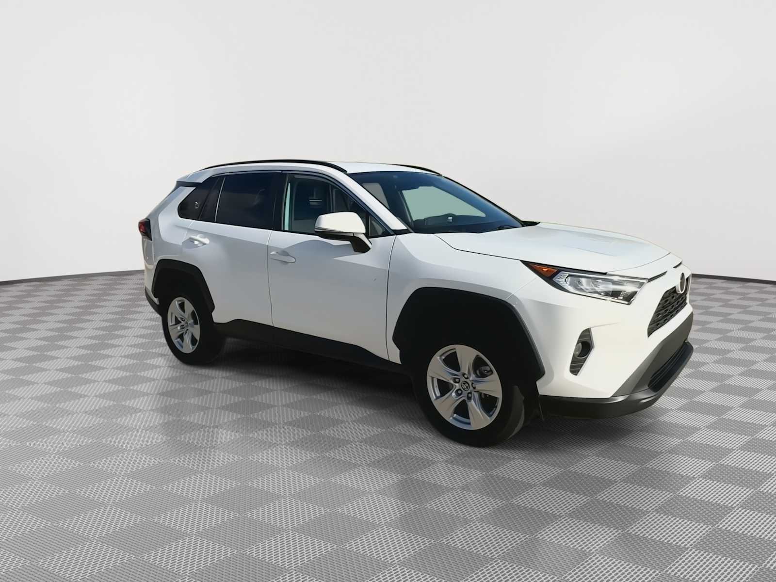 2021 Toyota RAV4 XLE 2