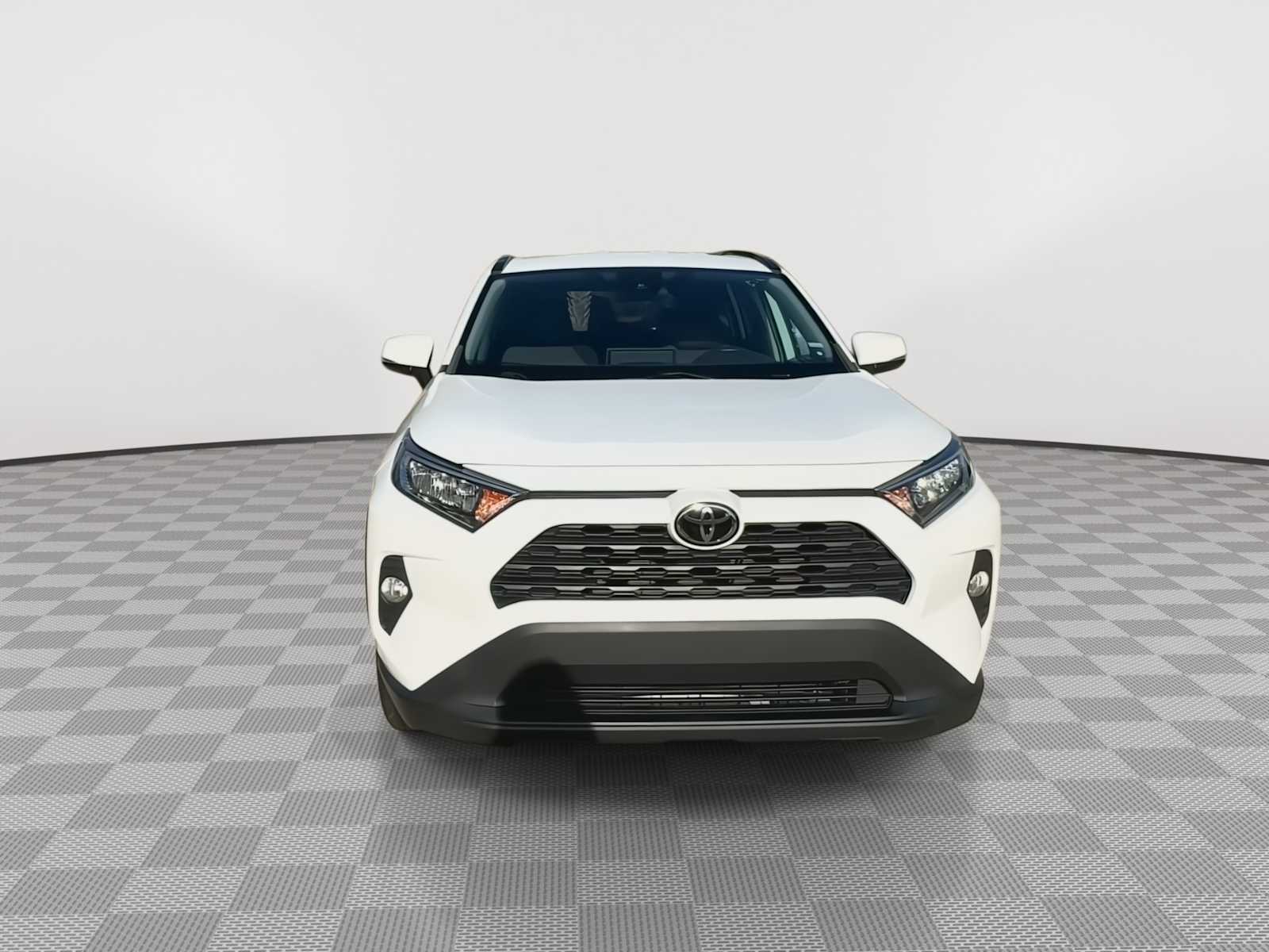 2021 Toyota RAV4 XLE 3