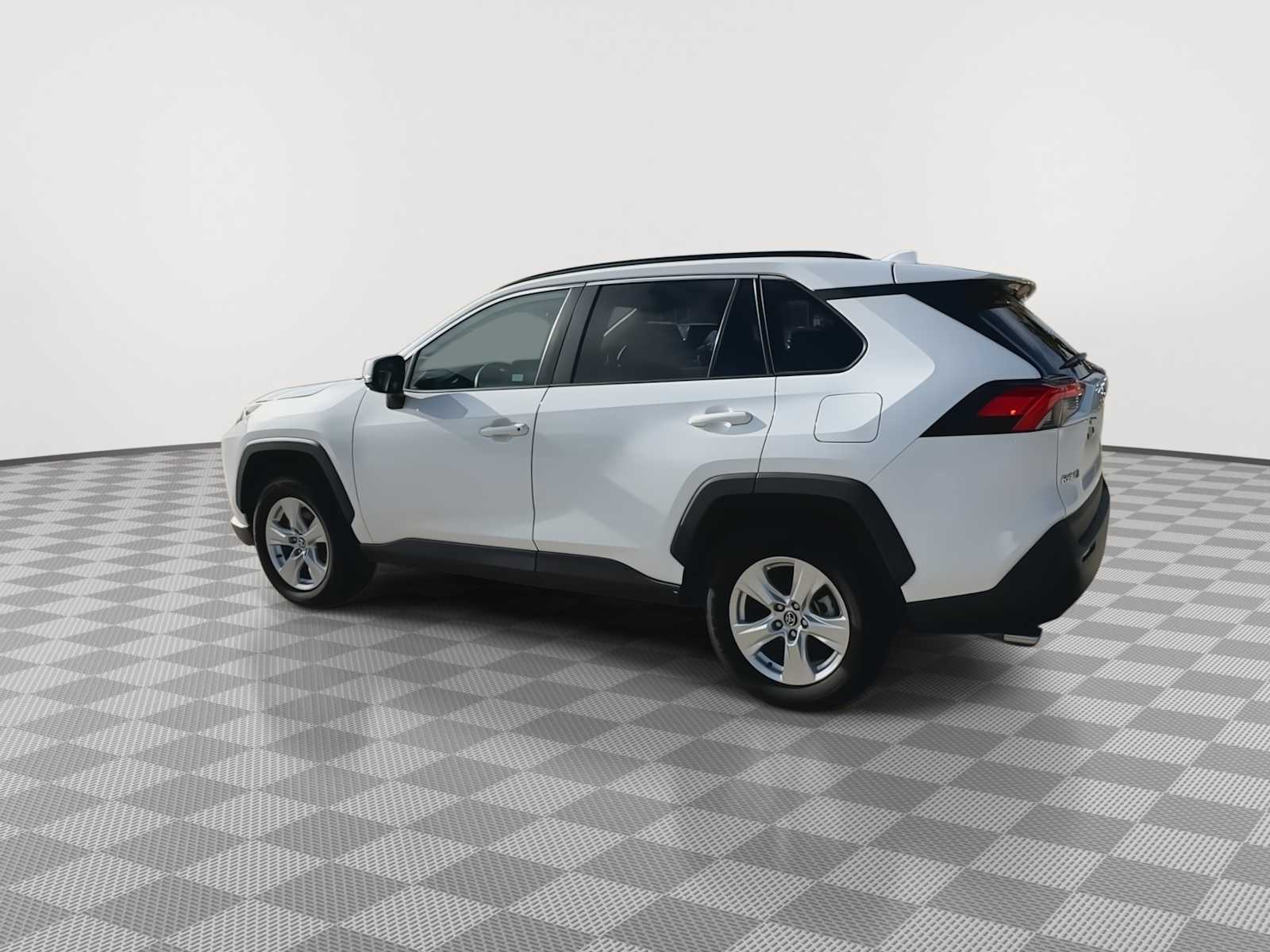 2021 Toyota RAV4 XLE 6