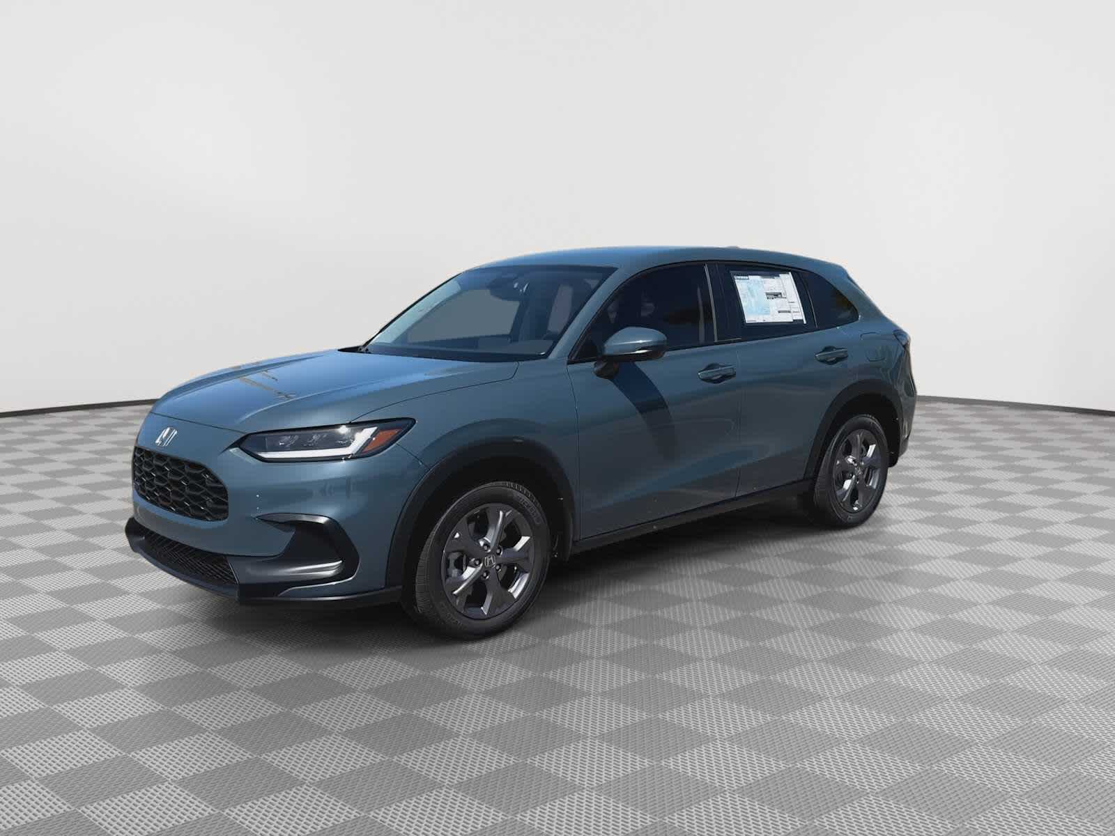 View vehicle photo 4