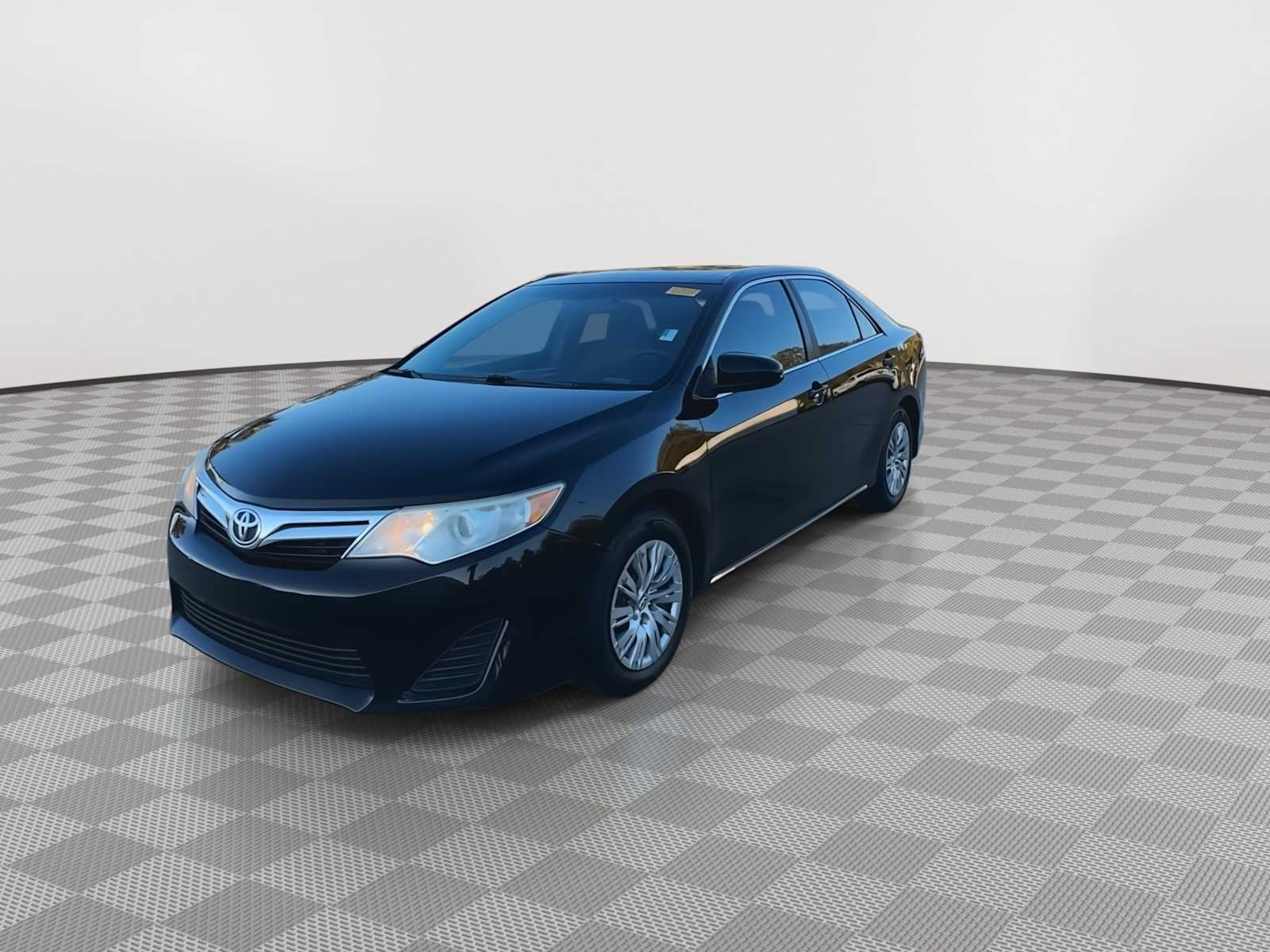 2013 Toyota Camry LE 4