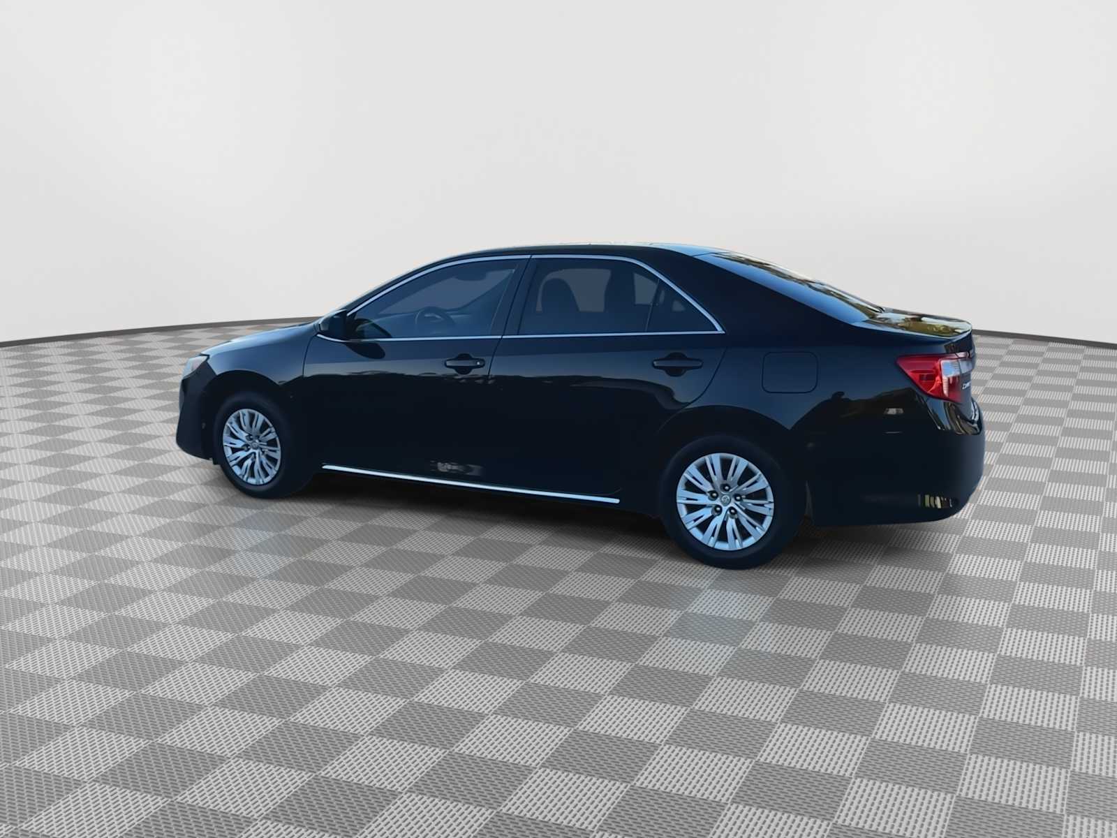 2013 Toyota Camry LE 6