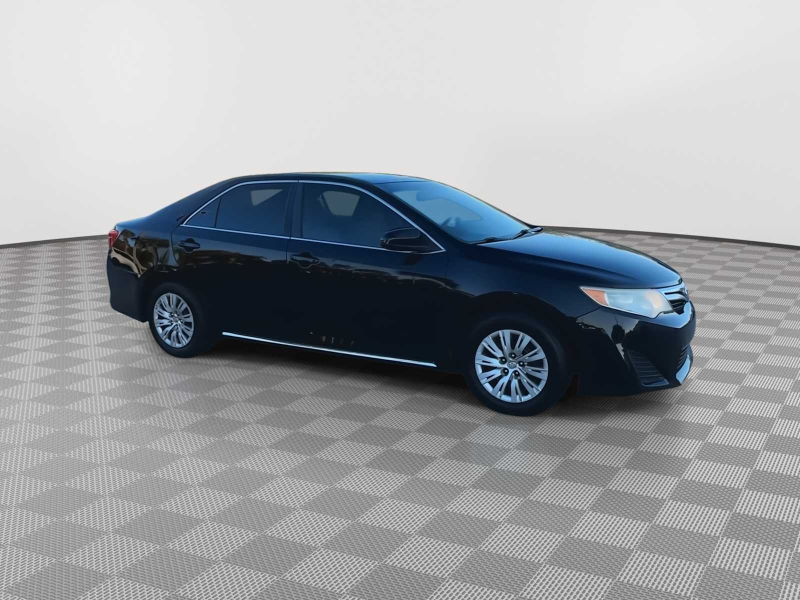 2013 Toyota Camry LE 2