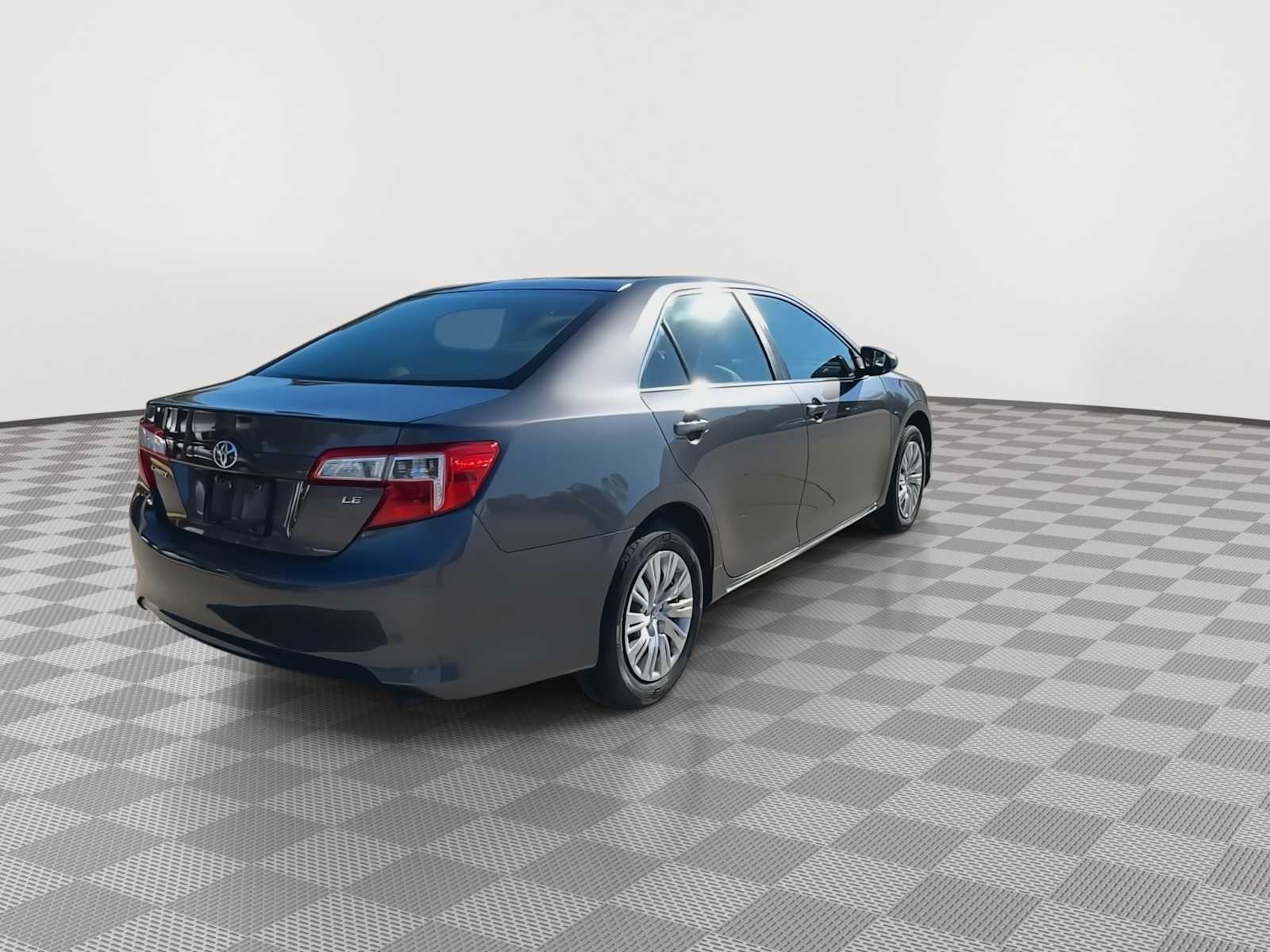 2013 Toyota Camry LE 8