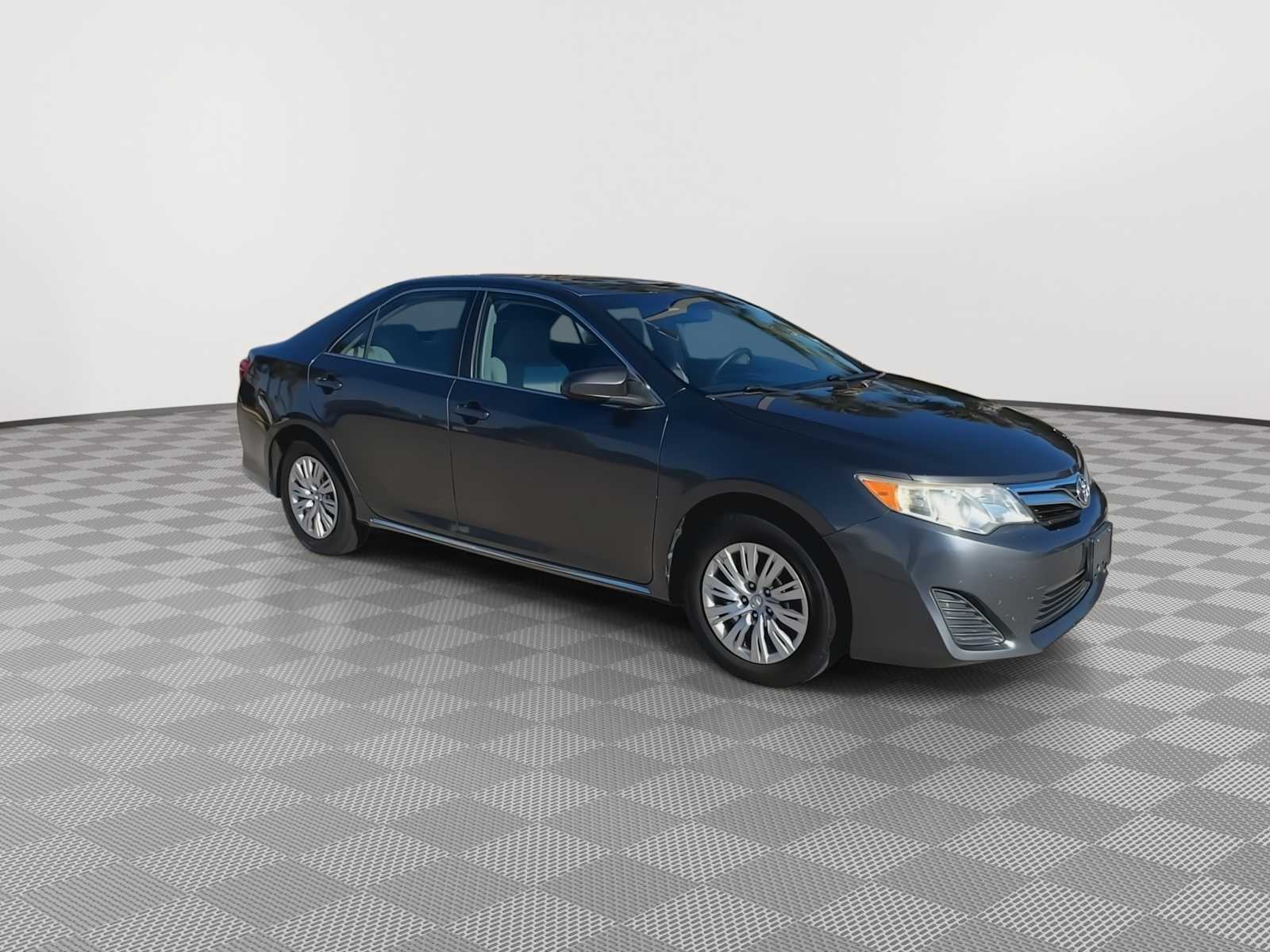 2013 Toyota Camry LE 2