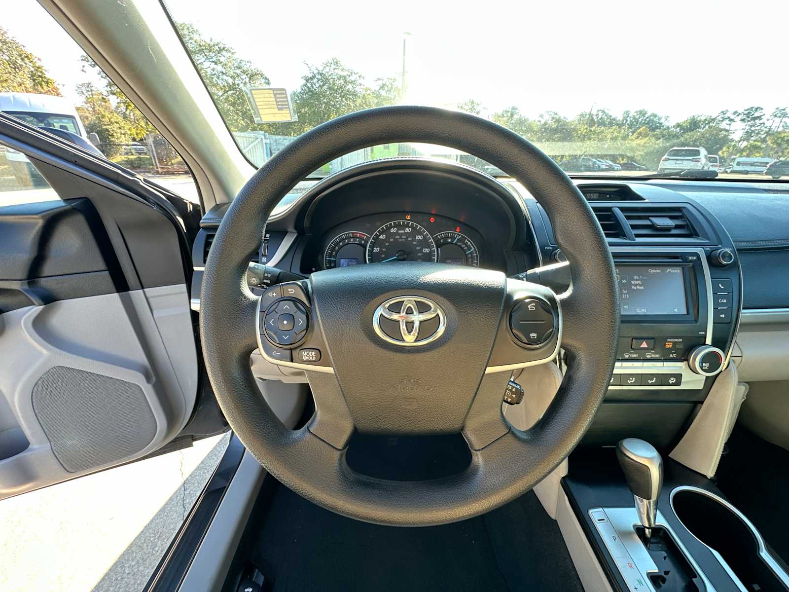 2013 Toyota Camry LE 11