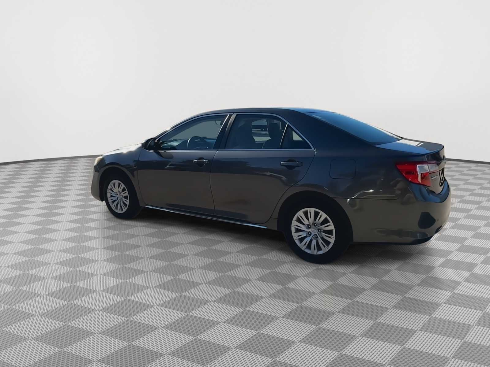 2013 Toyota Camry LE 6