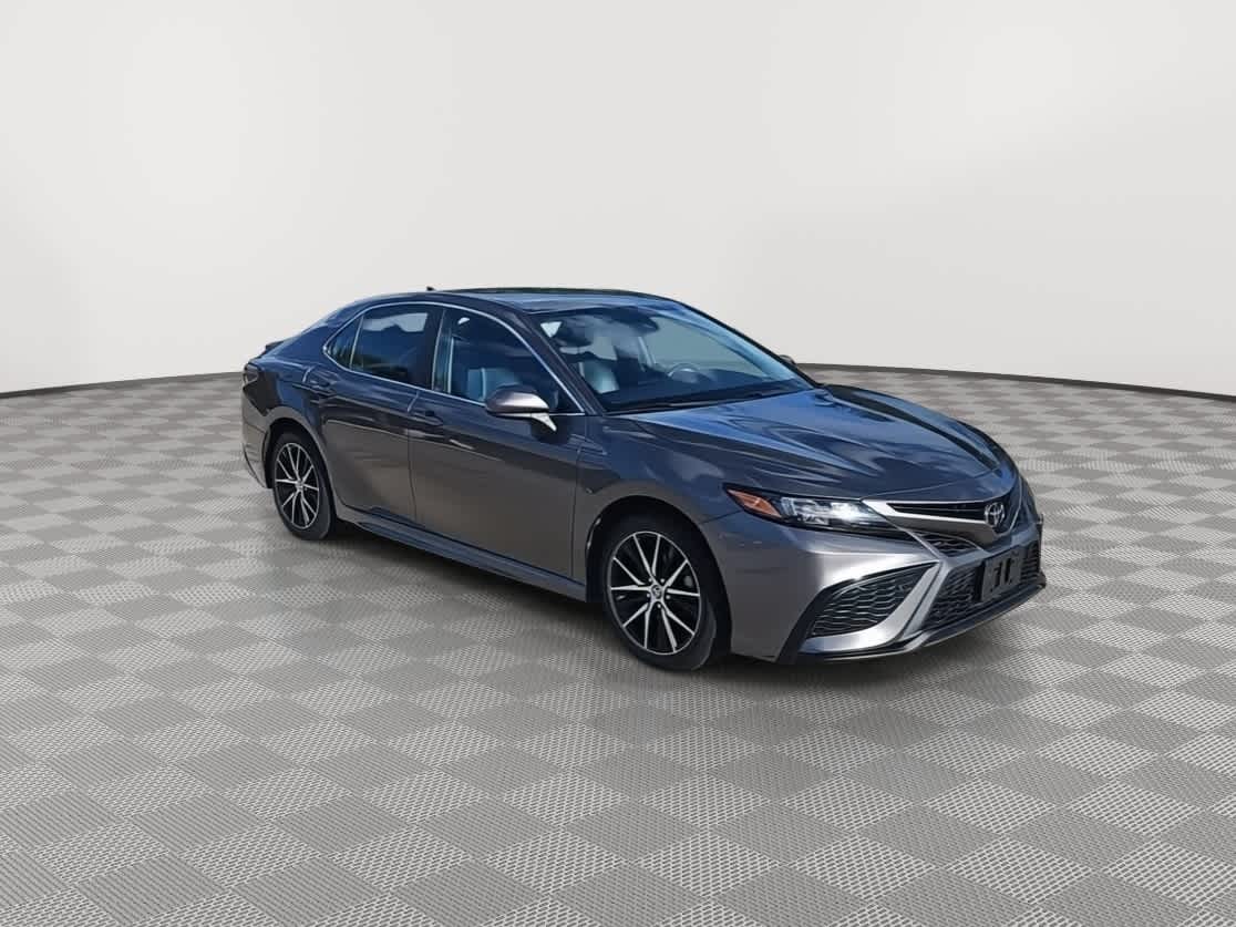 2021 Toyota Camry SE 2