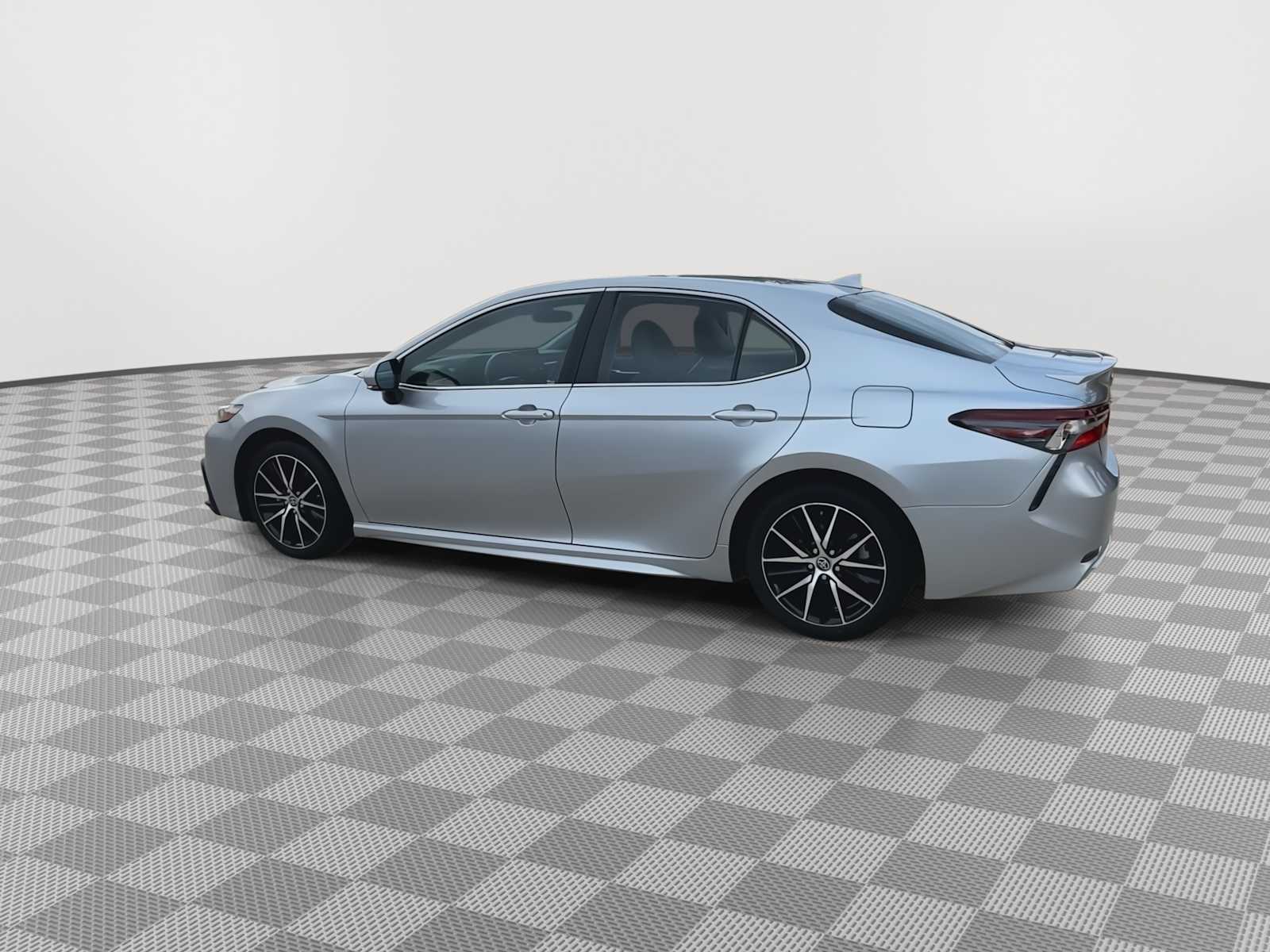 2022 Toyota Camry SE 6