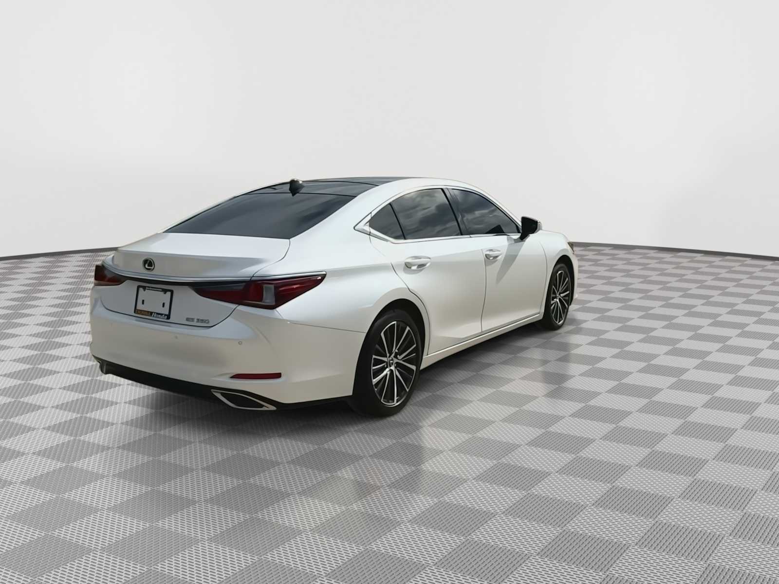 2023 Lexus ES  8